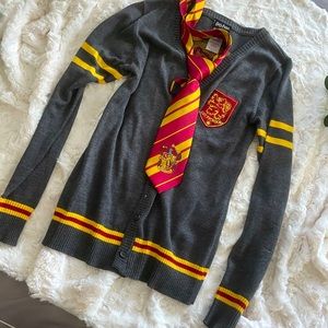 Gryffindor Cardigan w/Tie